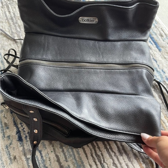 Rare Botkier Large Trigger Satchel - Picture 4 of 7